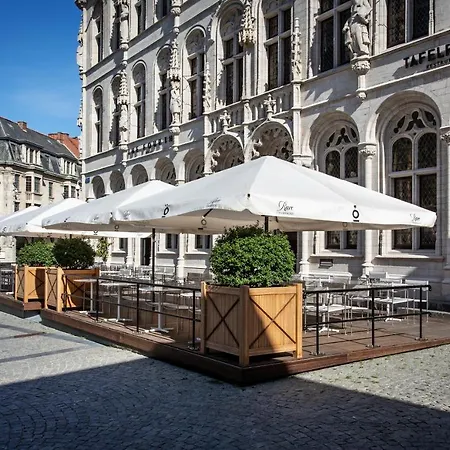 The Fourth - Tafelrond