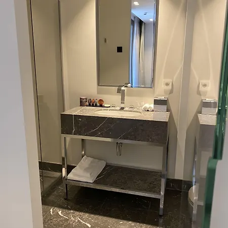 Hotel The Fourth - Tafelrond