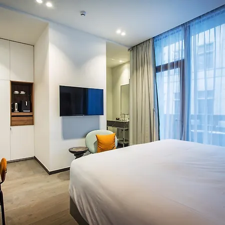 The Fourth - Tafelrond 4*