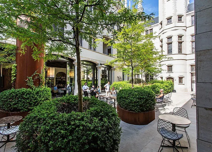 Hotel The Fourth - Tafelrond