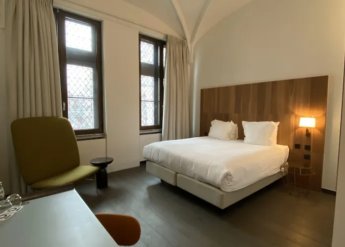 Hotel The Fourth - Tafelrond