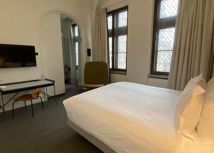 The Fourth - Tafelrond Leuven