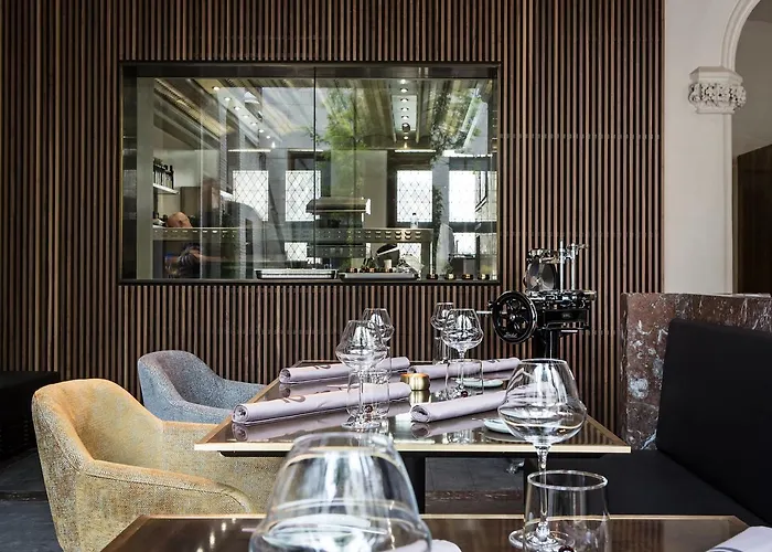 The Fourth - Tafelrond Hotel Lovaina