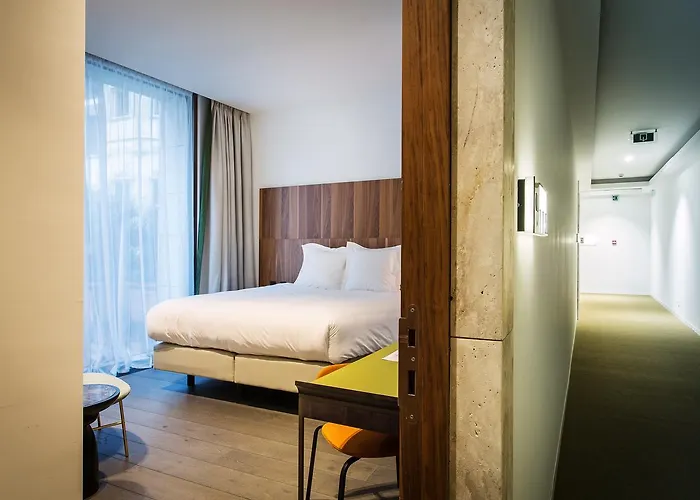 Hotel The Fourth - Tafelrond