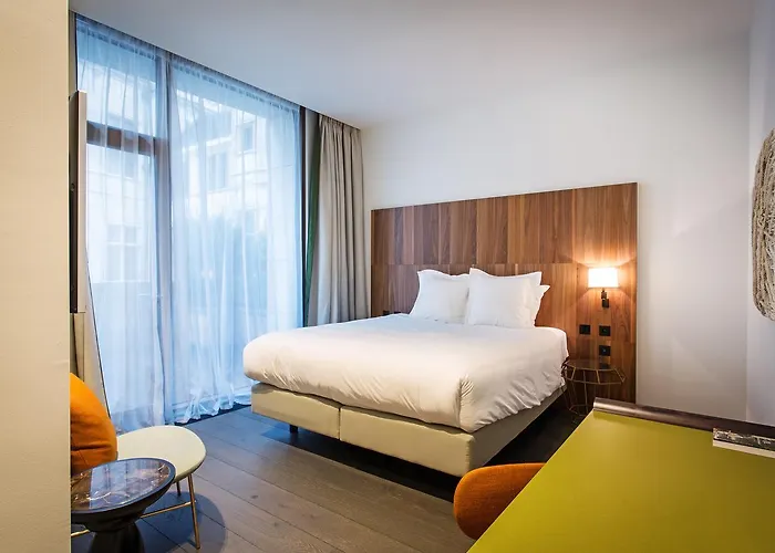 Hotel The Fourth - Tafelrond