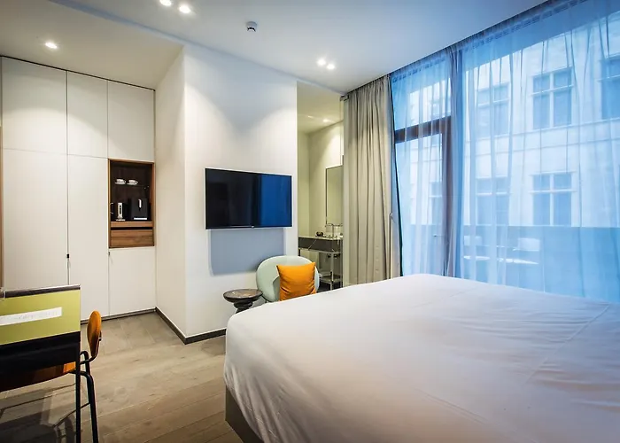 The Fourth - Tafelrond 4*