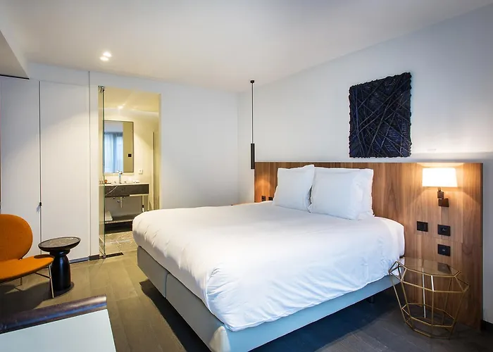 Hotel The Fourth - Tafelrond 4*